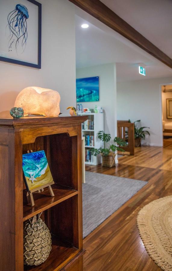 Airlie Guest House Airlie Beach Bagian luar foto