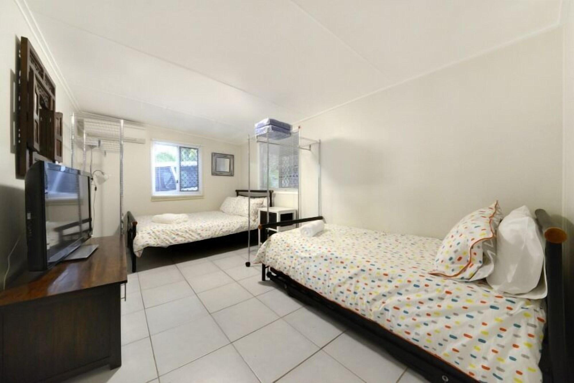 Airlie Guest House Airlie Beach Bagian luar foto