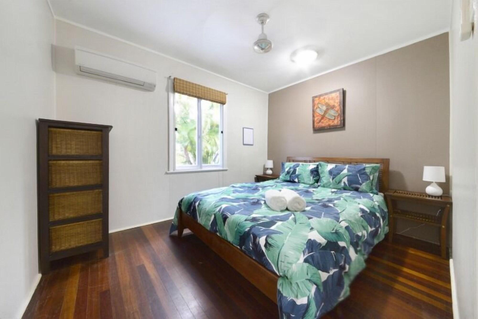 Airlie Guest House Airlie Beach Bagian luar foto