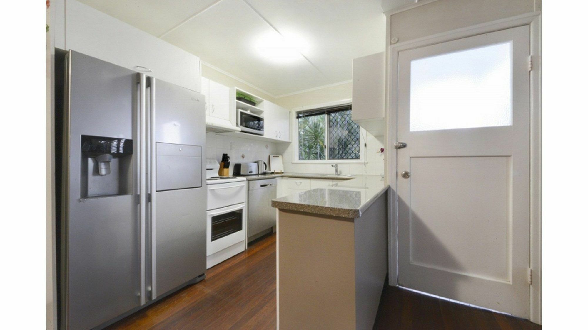 Airlie Guest House Airlie Beach Bagian luar foto